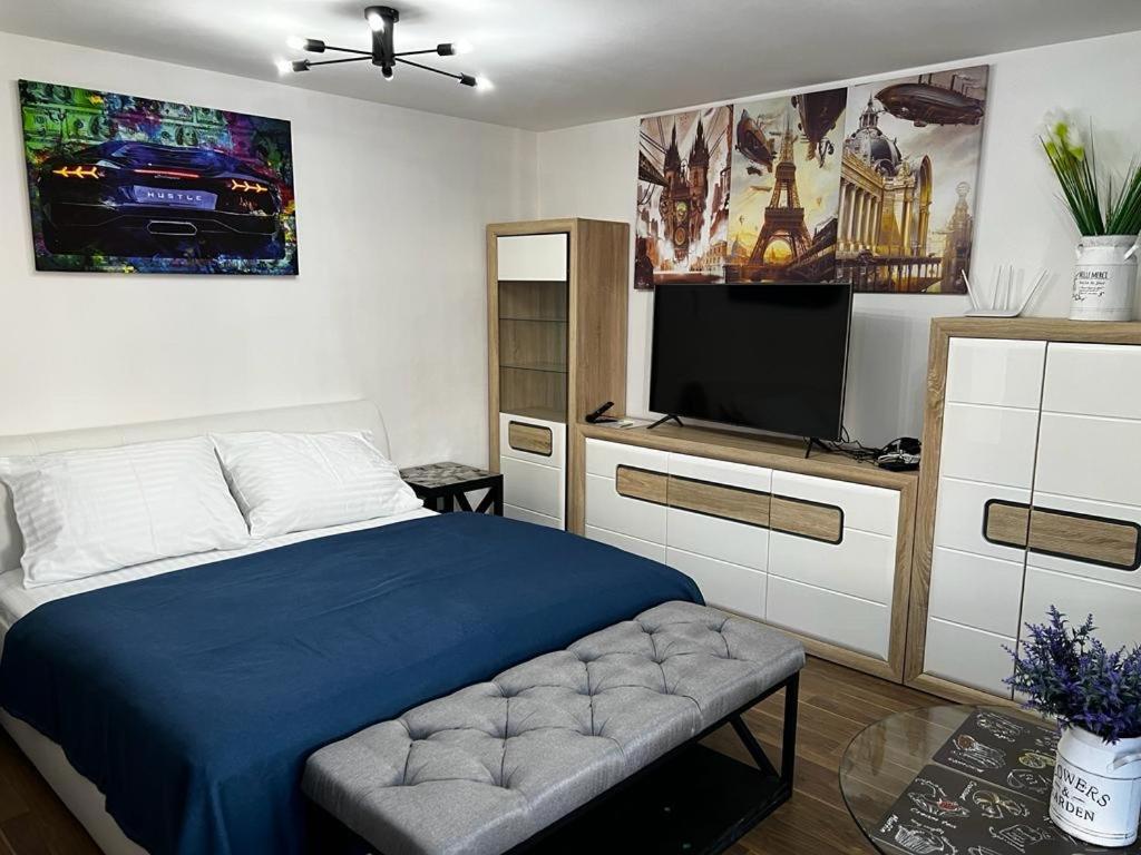 Iron Cube Daire Prag